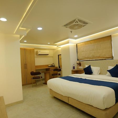 Hotel 6 Seasons, Koregoan Park, 푸네 외부 사진