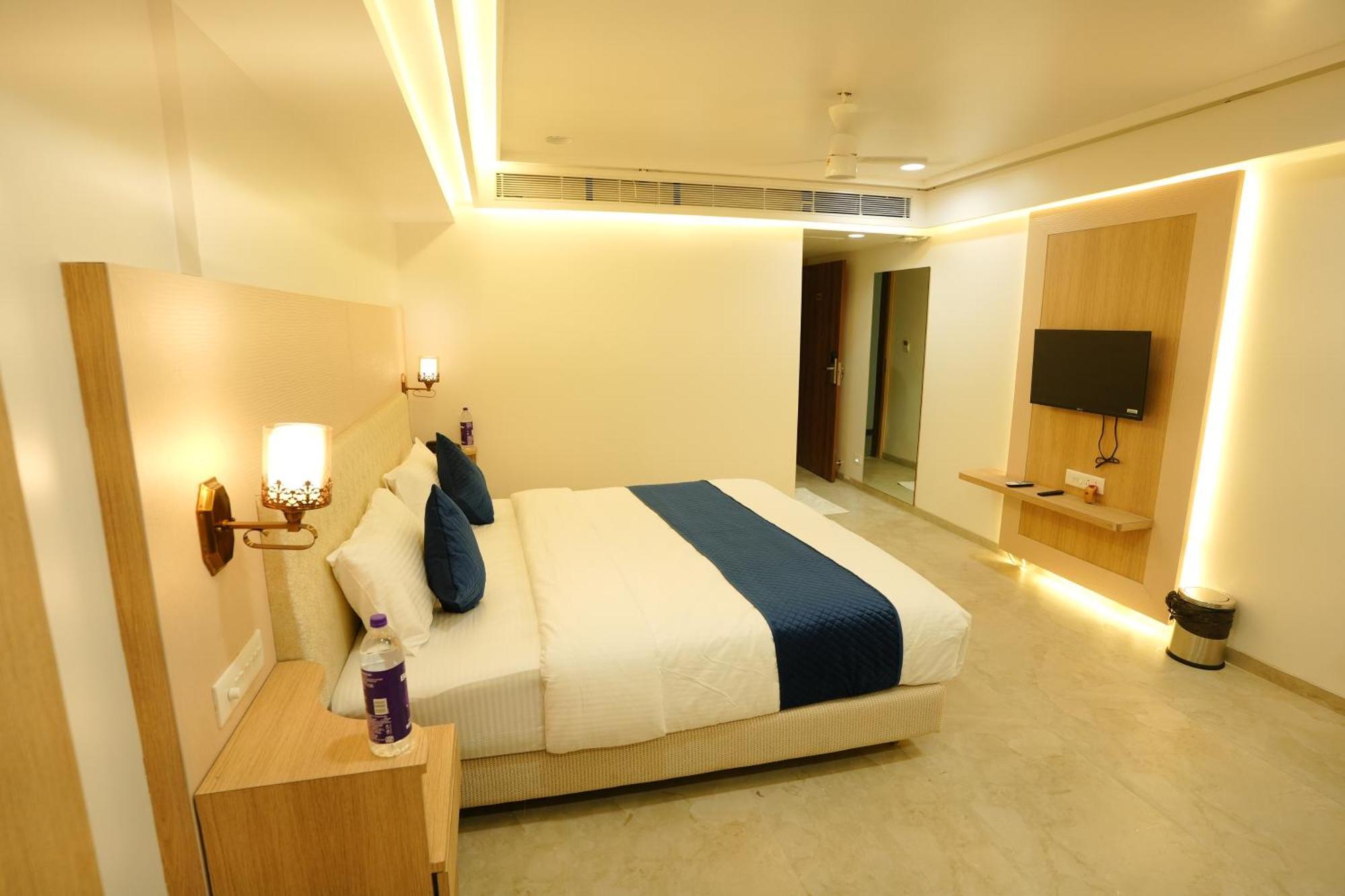 Hotel 6 Seasons, Koregoan Park, 푸네 외부 사진