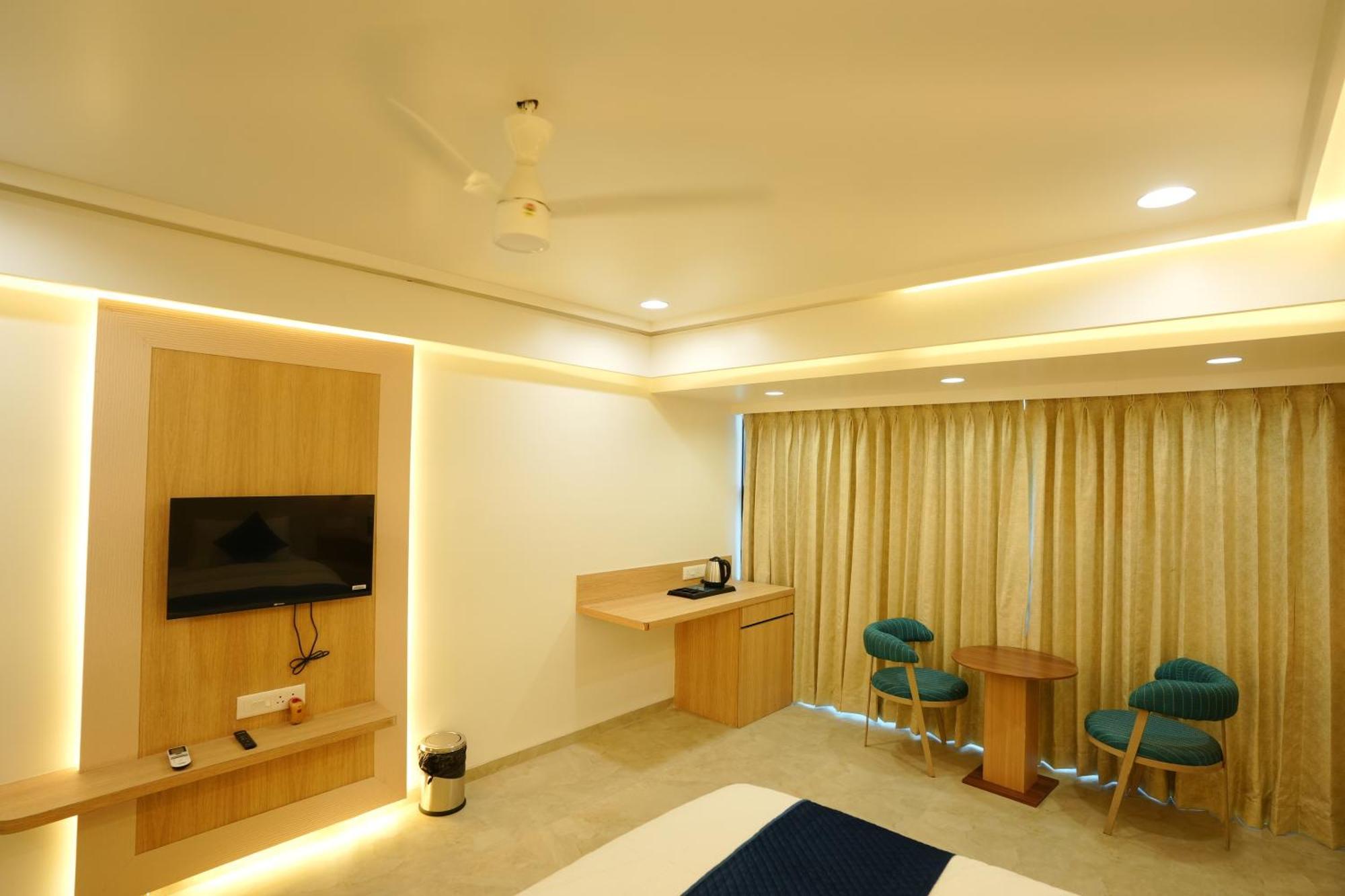 Hotel 6 Seasons, Koregoan Park, 푸네 외부 사진