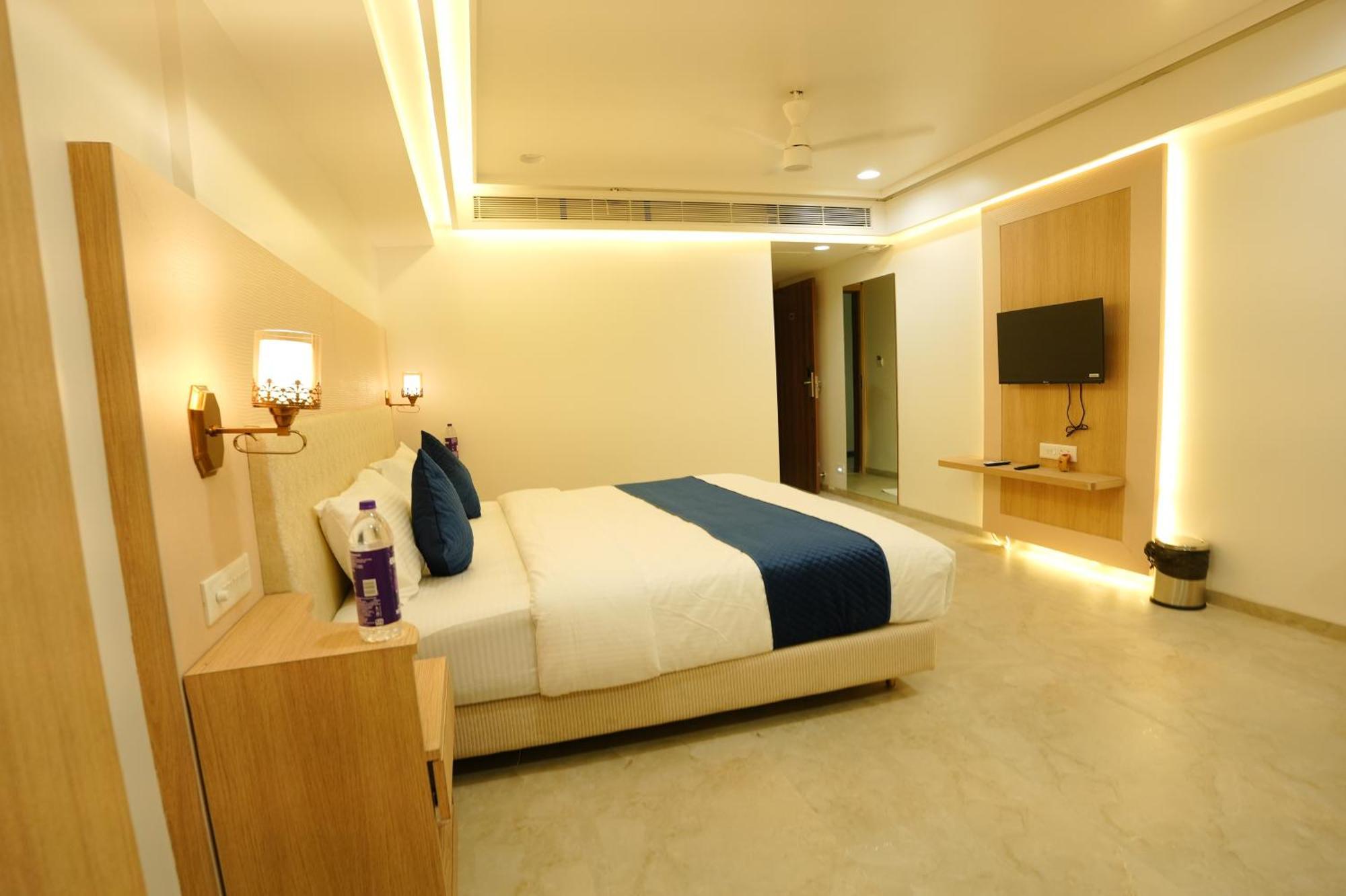 Hotel 6 Seasons, Koregoan Park, 푸네 외부 사진