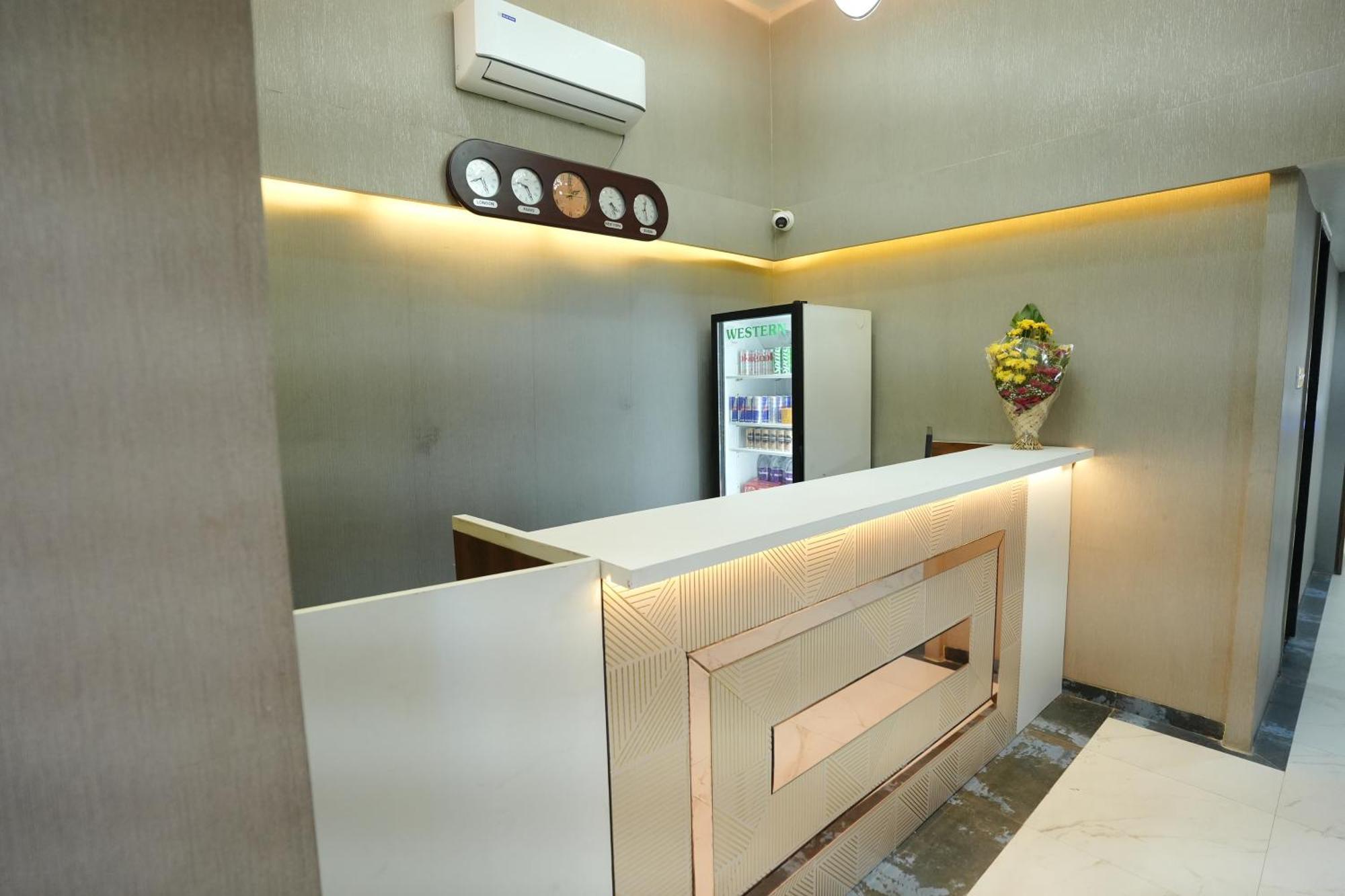 Hotel 6 Seasons, Koregoan Park, 푸네 외부 사진