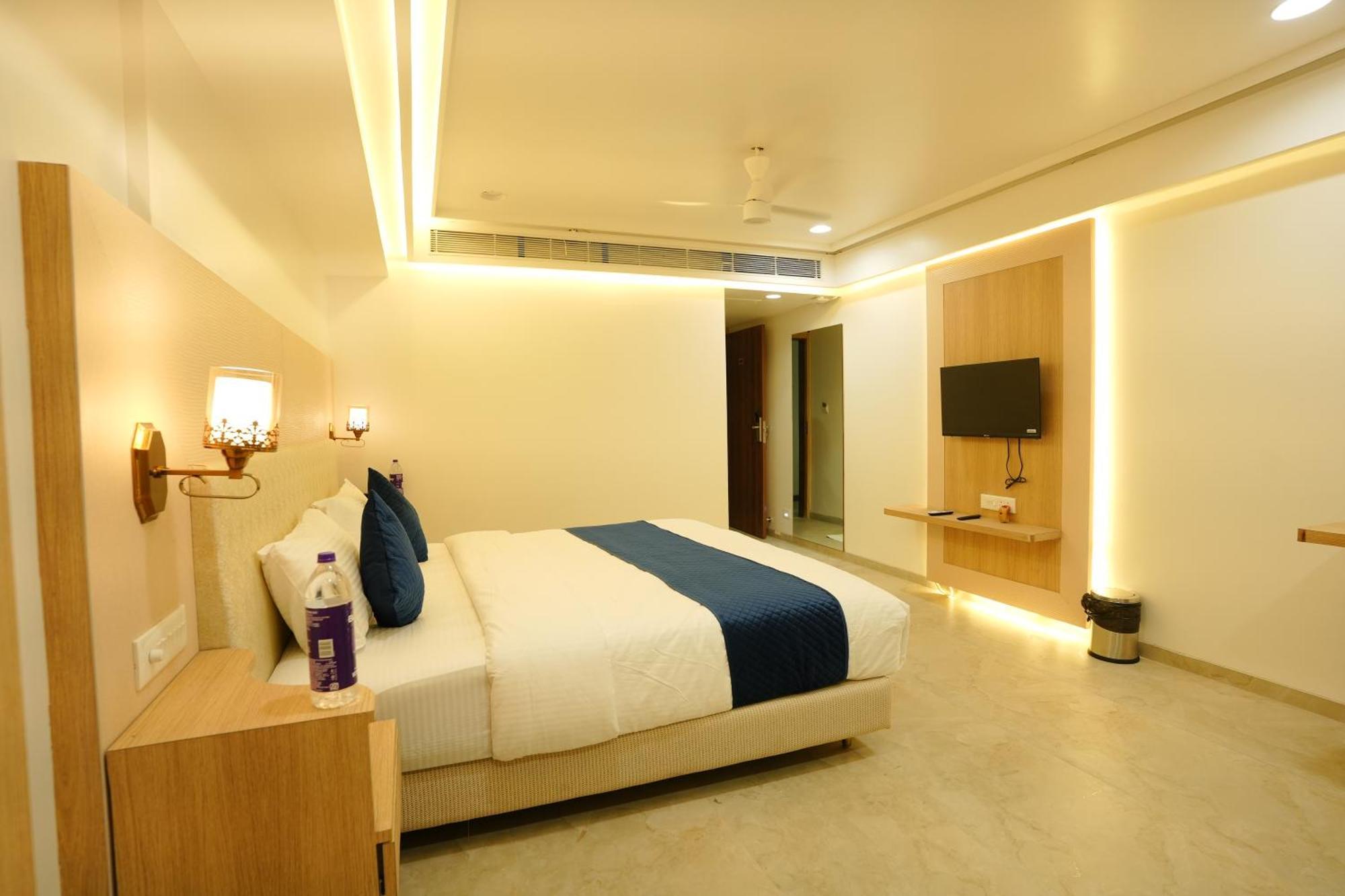 Hotel 6 Seasons, Koregoan Park, 푸네 외부 사진