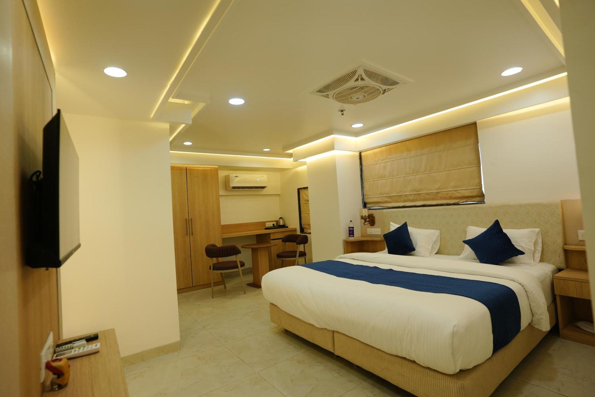 Hotel 6 Seasons, Koregoan Park, 푸네 외부 사진