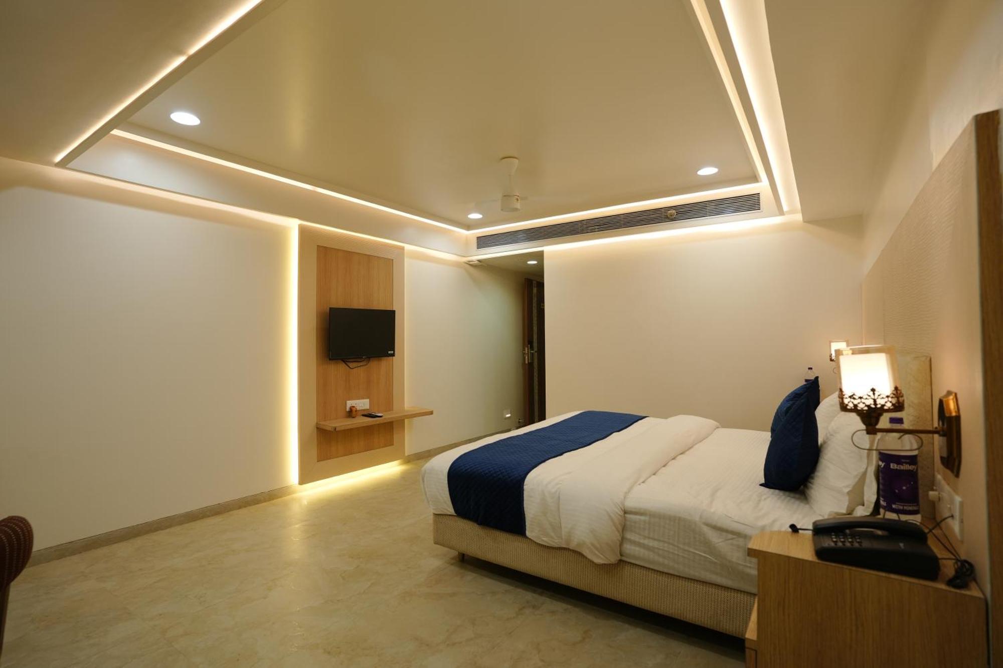 Hotel 6 Seasons, Koregoan Park, 푸네 외부 사진