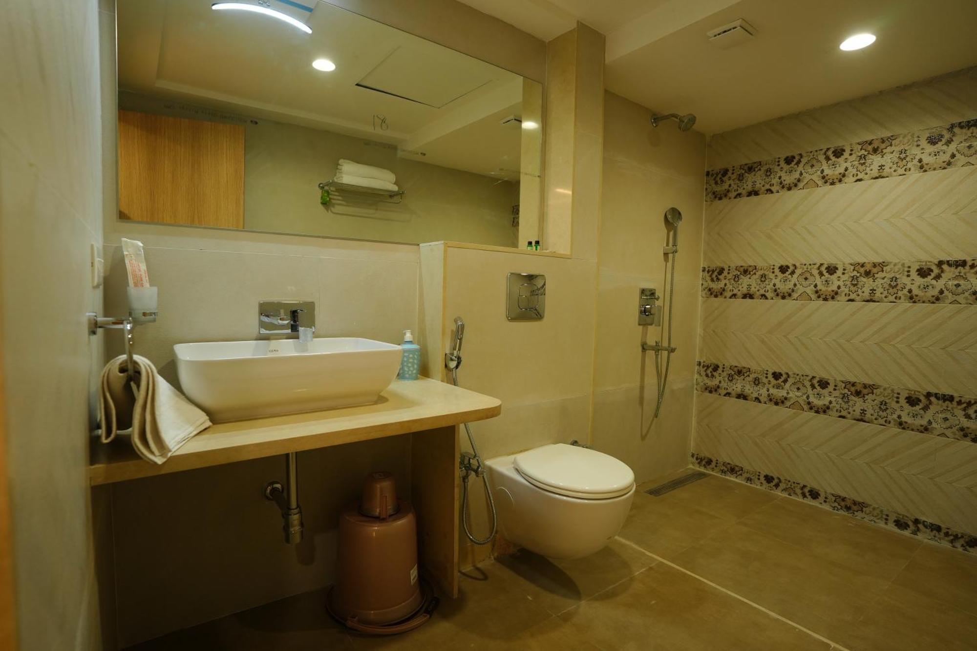 Hotel 6 Seasons, Koregoan Park, 푸네 외부 사진