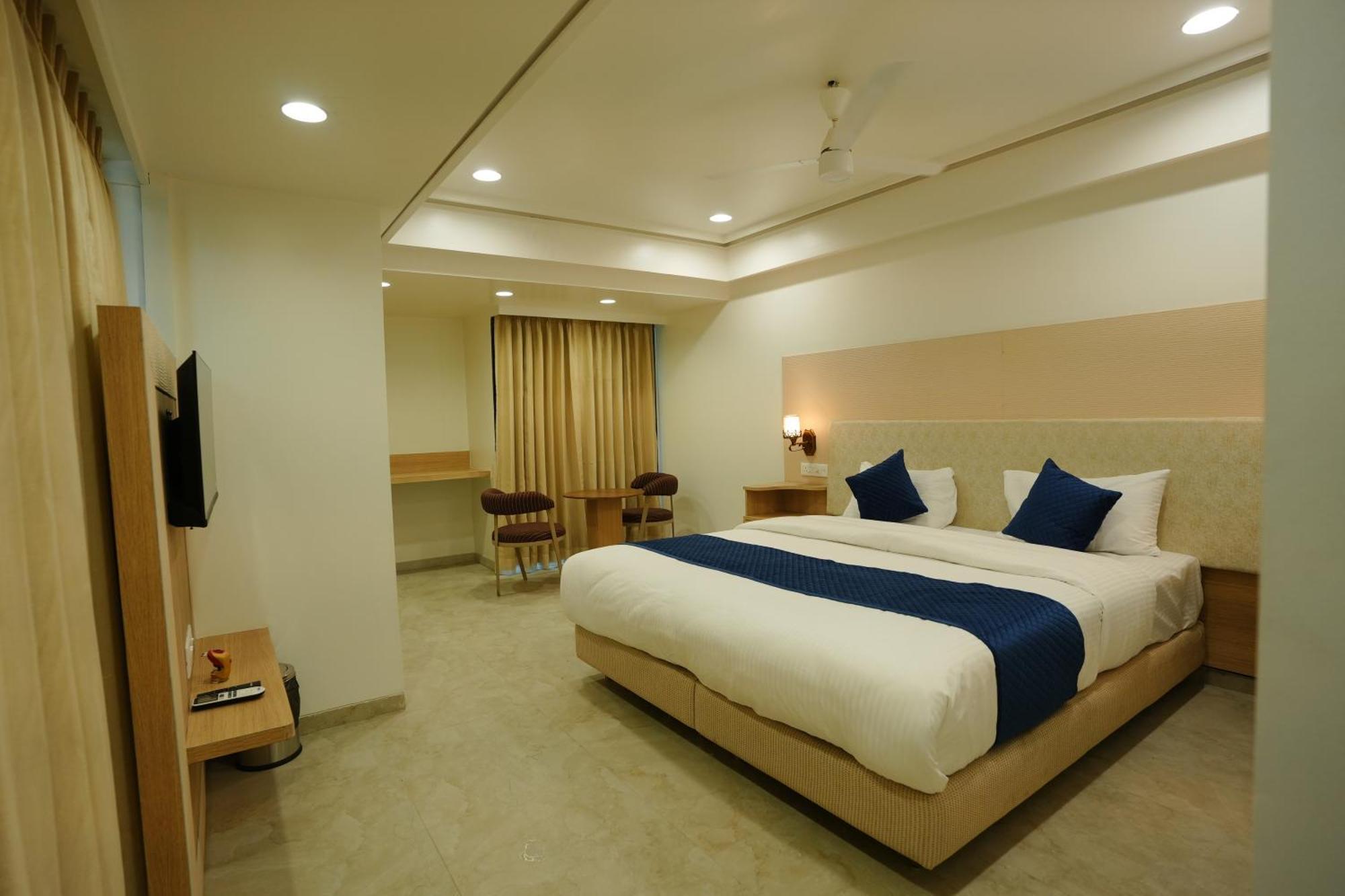 Hotel 6 Seasons, Koregoan Park, 푸네 외부 사진