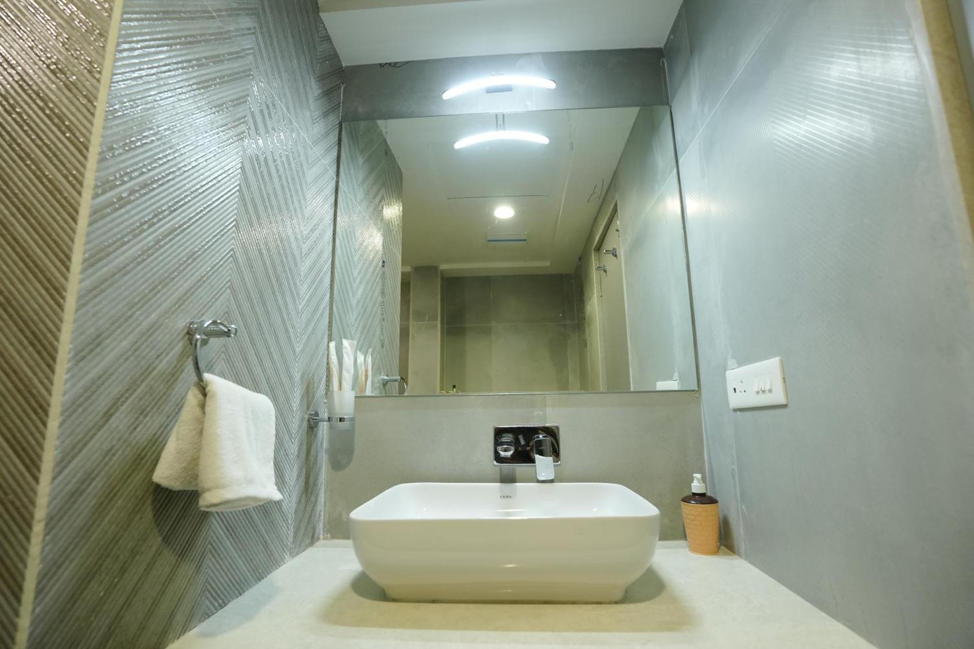 Hotel 6 Seasons, Koregoan Park, 푸네 외부 사진