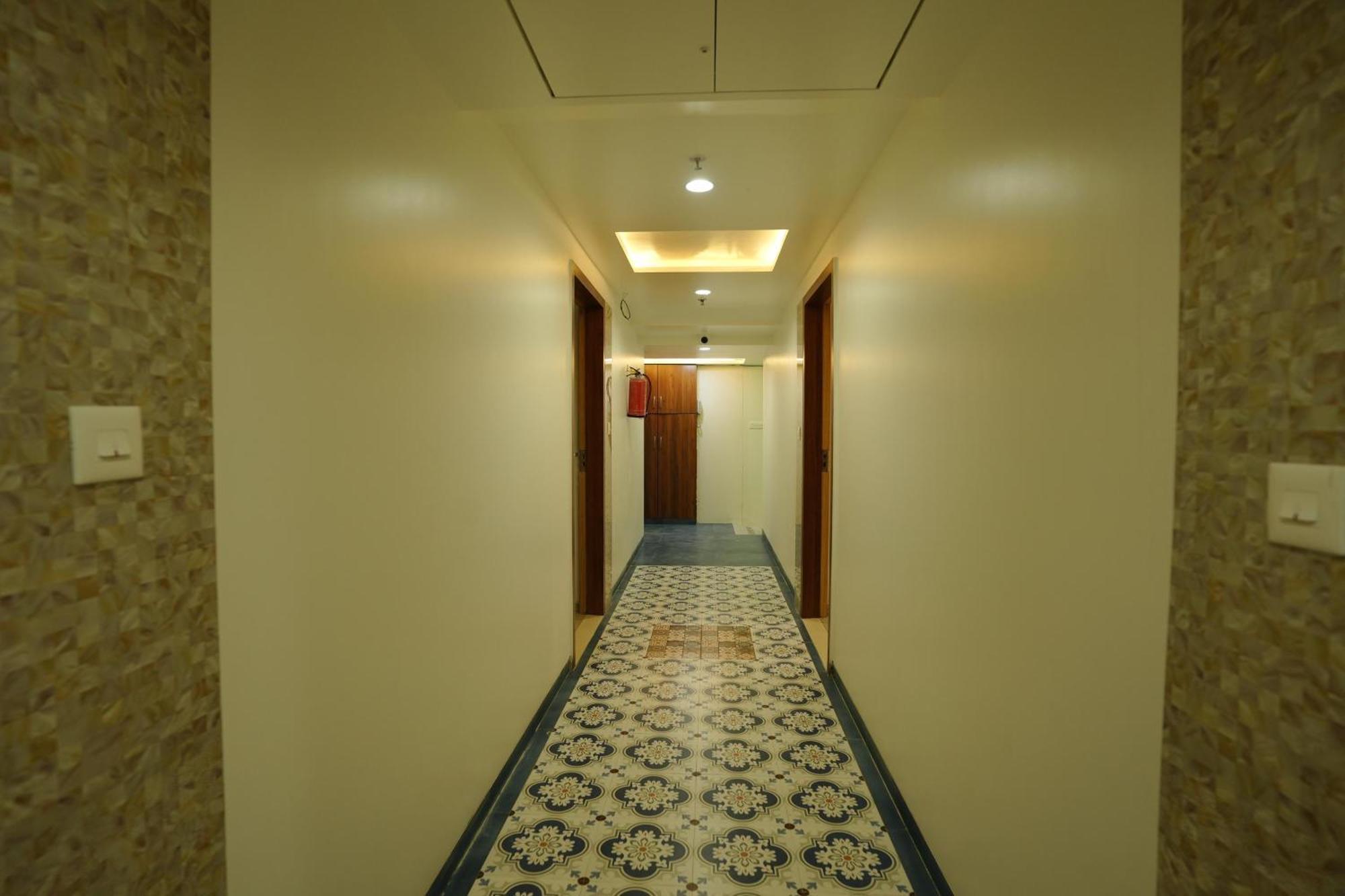 Hotel 6 Seasons, Koregoan Park, 푸네 외부 사진