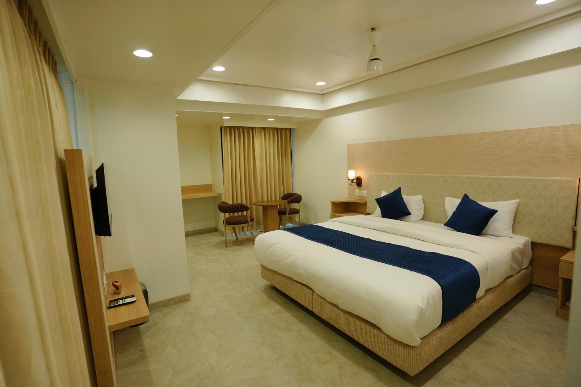 Hotel 6 Seasons, Koregoan Park, 푸네 외부 사진