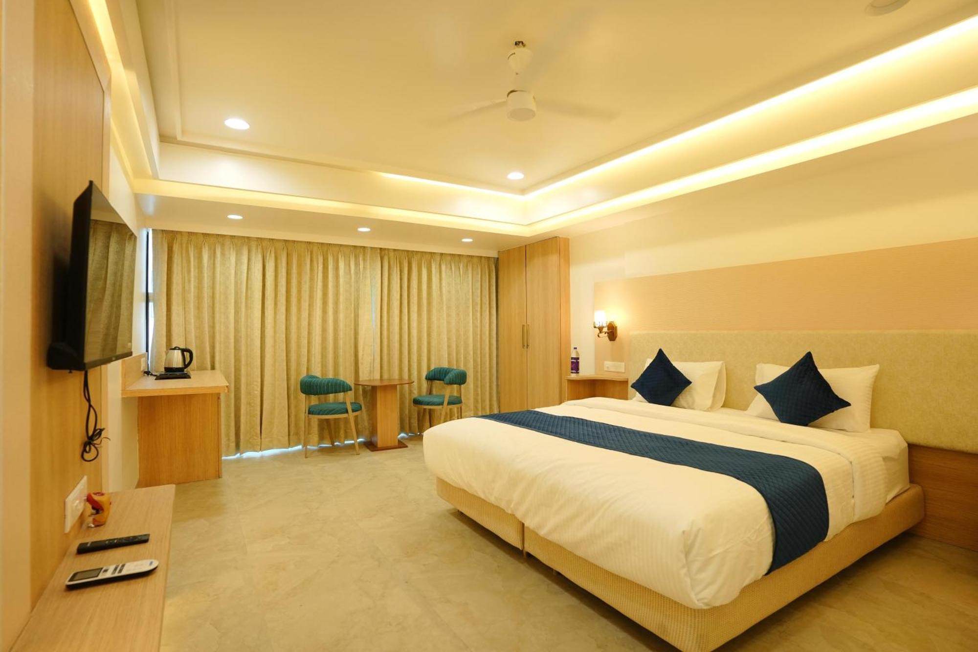 Hotel 6 Seasons, Koregoan Park, 푸네 외부 사진