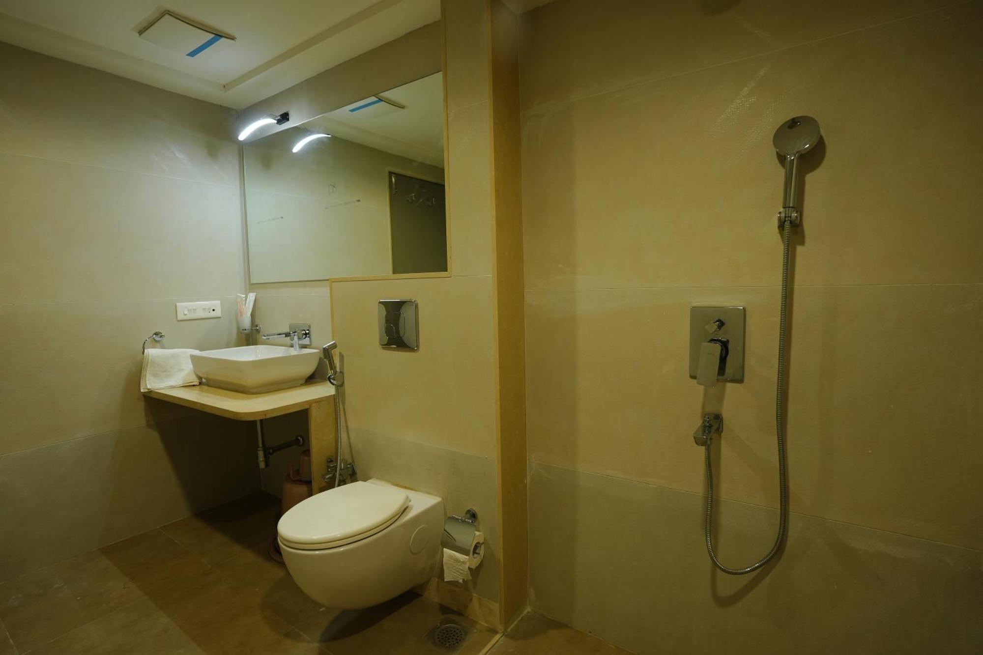 Hotel 6 Seasons, Koregoan Park, 푸네 외부 사진