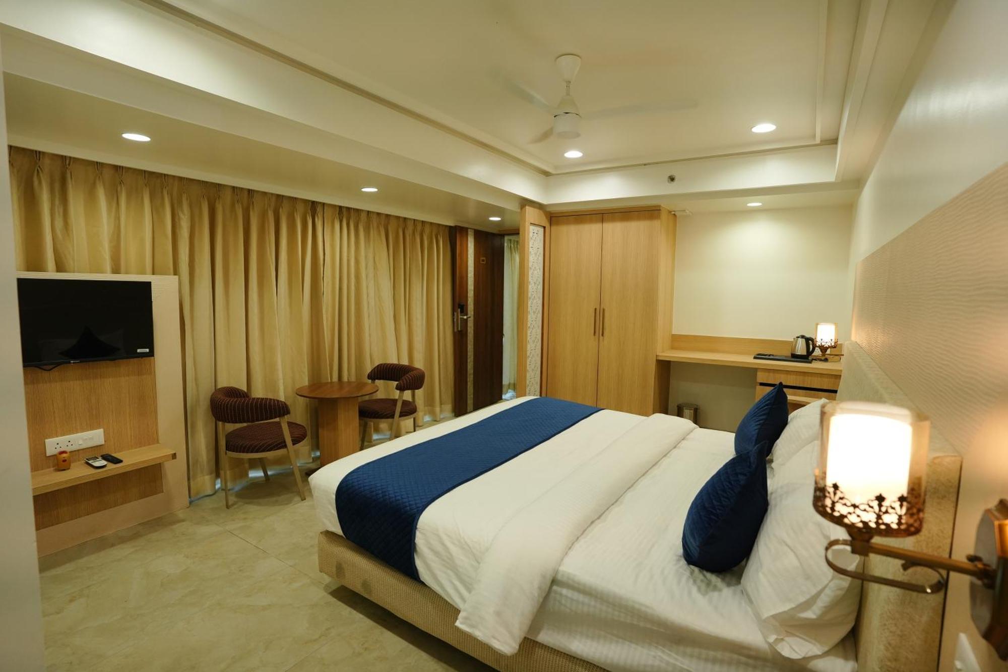 Hotel 6 Seasons, Koregoan Park, 푸네 외부 사진