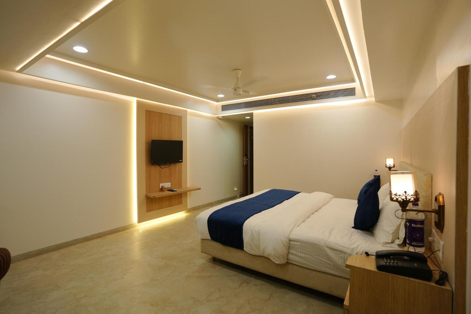 Hotel 6 Seasons, Koregoan Park, 푸네 외부 사진