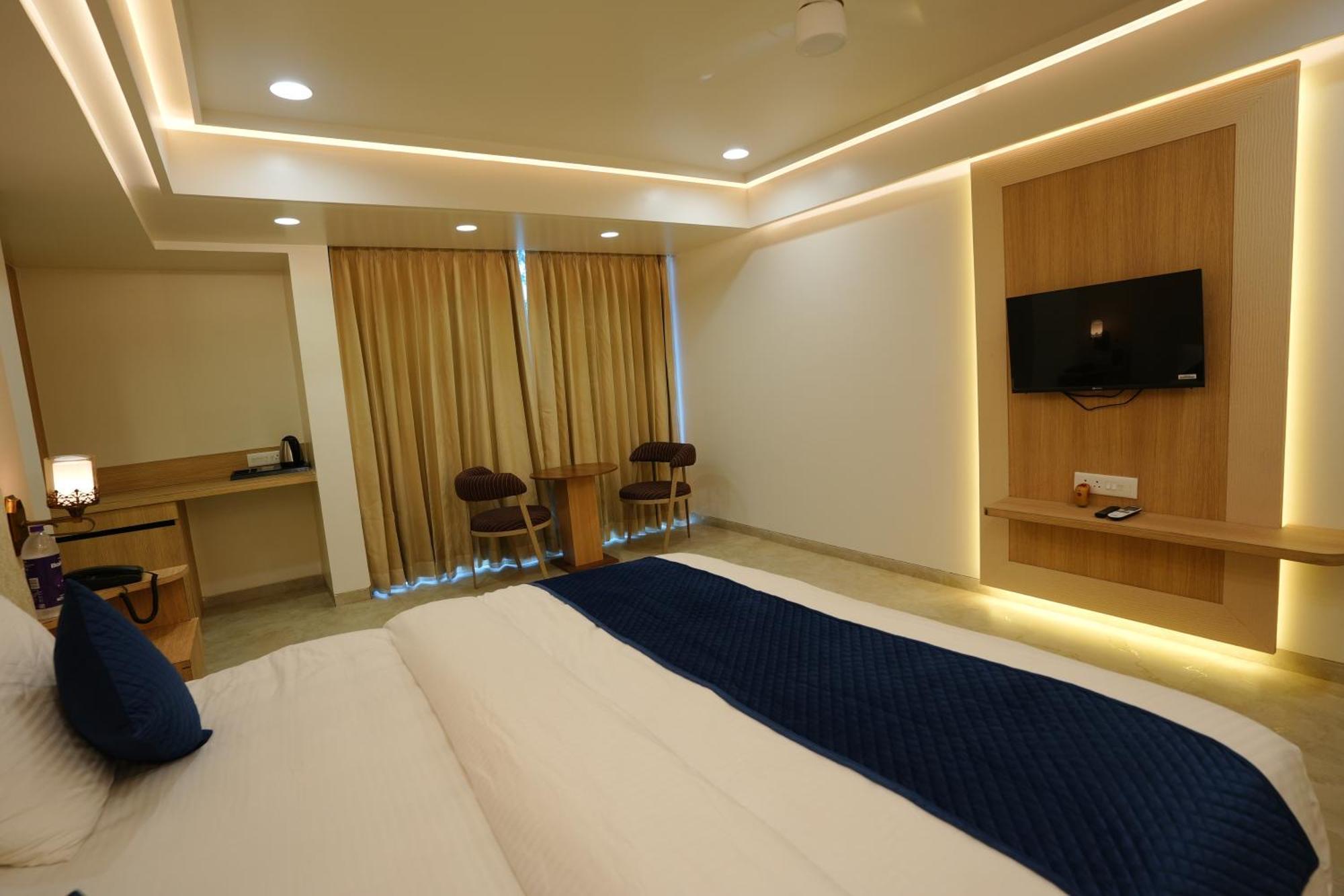 Hotel 6 Seasons, Koregoan Park, 푸네 외부 사진