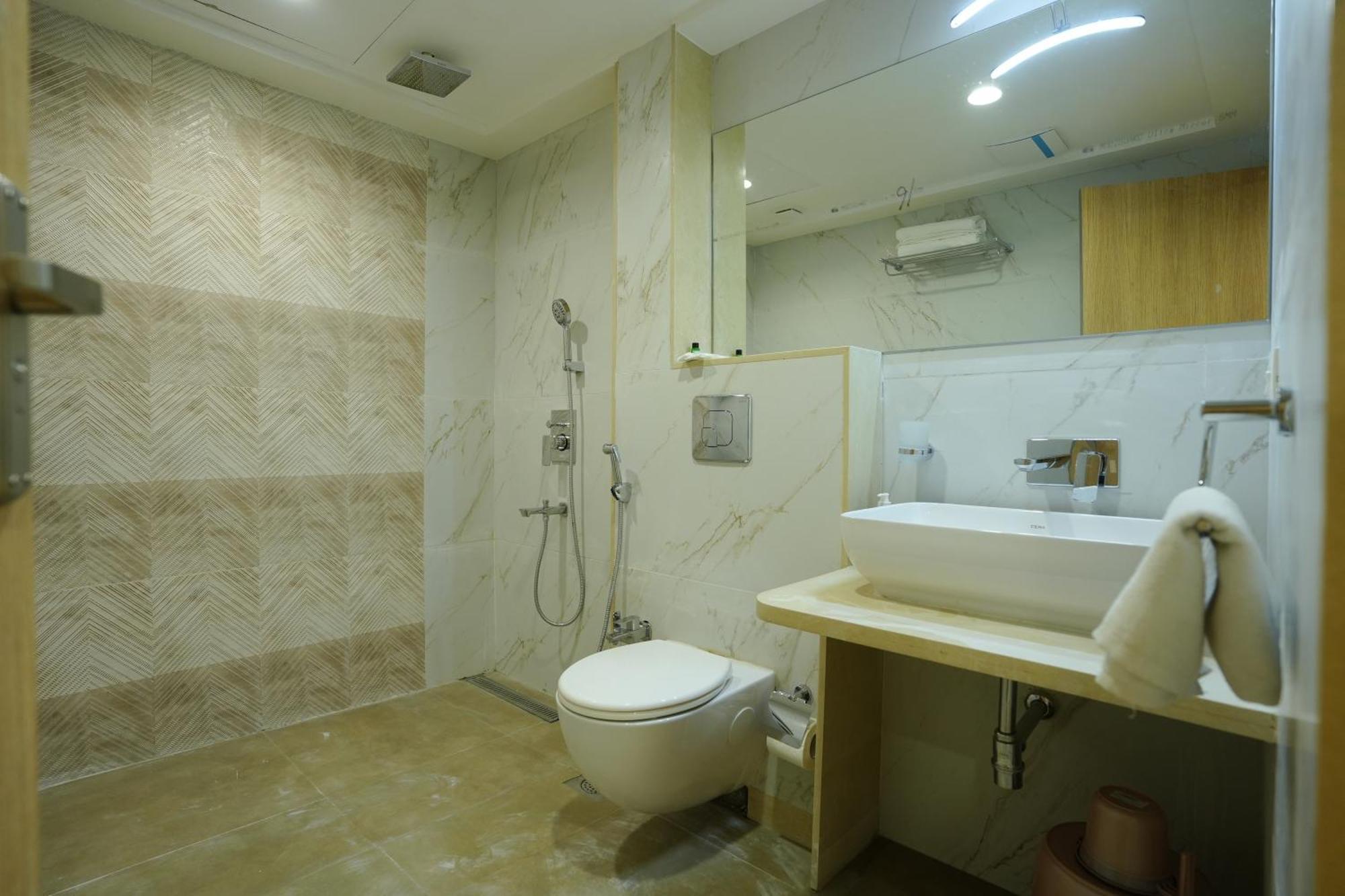 Hotel 6 Seasons, Koregoan Park, 푸네 외부 사진